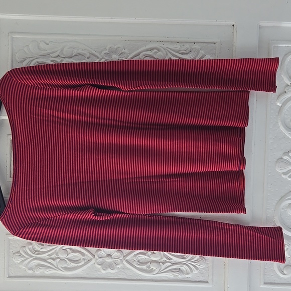 BCBG Long Sleeve Top Size Medium - Picture 3 of 3